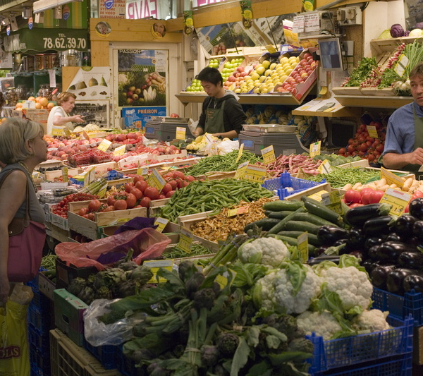 Maraîcher aux Halles de Lyon - Paul Bocuse ©Tristan Deschamps
